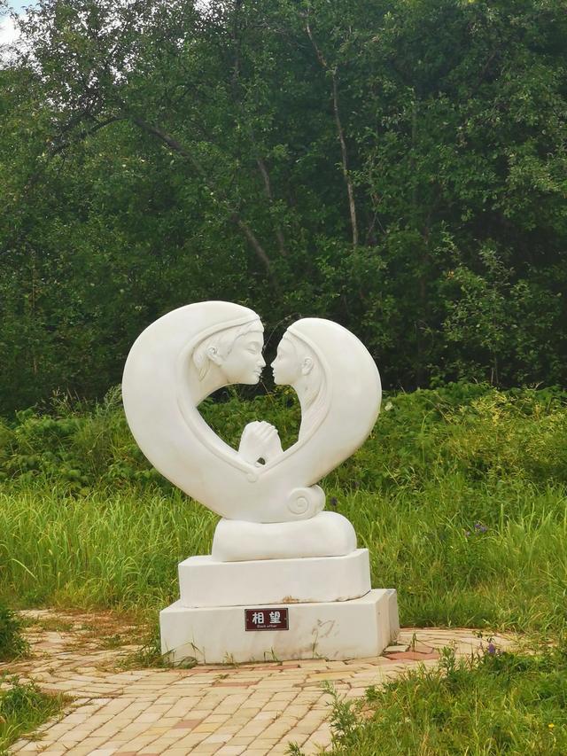 一篇绝对会让你陷入深思的美文：婚姻很清楚，爱情很糊涂