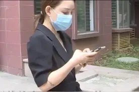 女子爱上了小男友，男友三个月借走十四万，女子：骗感情还骗钱图片