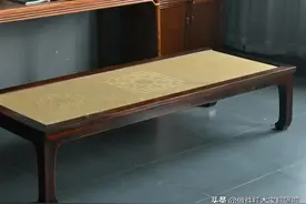 四面平文榻。古人“下榻”招待尊贵客人。涵古汲今，何不设榻待友图片