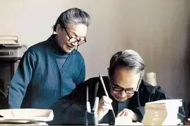 钱钟书走了，一只眼没有闭上，杨绛说:“你放心，还有我呐。”图片