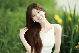 娱记曝某95后清纯女星丑闻，拍一部戏睡一个男主，妈妈都管不住图片