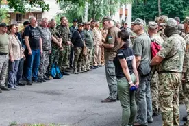 乌克兰极限动员，60岁以下男性全待命，兵力捉襟见肘再难支撑图片