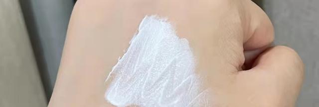 男士擦的大牌身体乳不油的