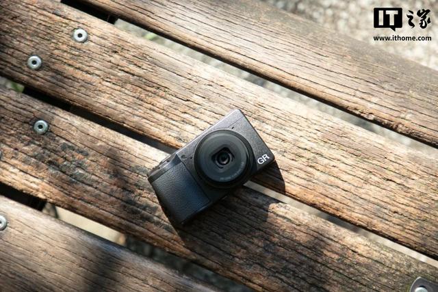 理光发布RICOH GR IV相机：2574万像素+5轴防抖，售价8999元