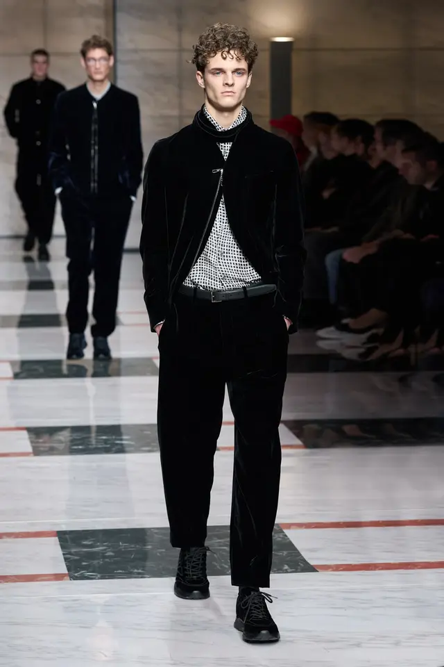 ������Giorgio Armani 2023�＾ϵ����װ������ʱ��