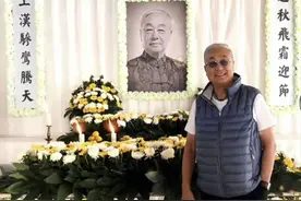 曾江丧礼！家属遵从遗愿低调出殡火化，胡枫悲痛现身送最后一程图片