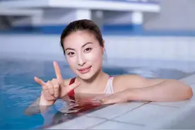 标榜不代言不捞金？郭晶晶代言某品牌惹争议，该品牌曾被315曝光图片