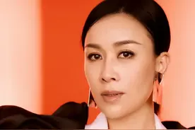 女歌手那英，原名叫叶赫那拉英，是慈禧太后的曾孙女？都是谣传图片