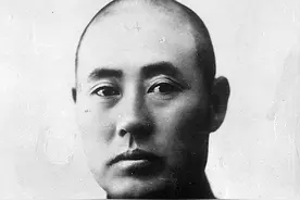 傅作义起义投诚前，亲自放走的几个国军军长，最后下场如何？图片