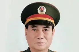 张万年上将，与数字“8”有缘，8月出生，8月入伍，8月入党图片