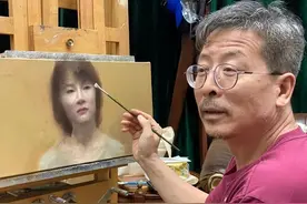 四川画家一幅肖像画了1年，模特受不了跑了，后来画作卖了7015万图片