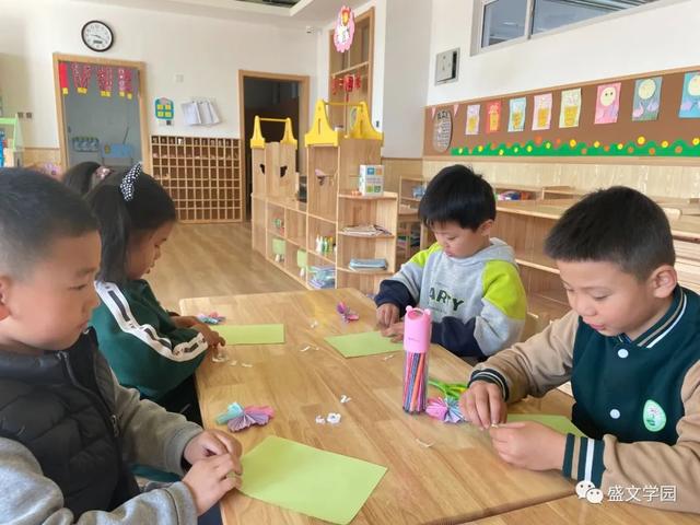 小小的行动,大大的爱!盛文学校幼儿园三八女神节活动纪实