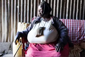 非洲部落“美女苏珊”，体重300斤，丈夫寸步不离怕被抢！图片