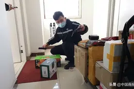 “春节我在岗，正常收派件”图片