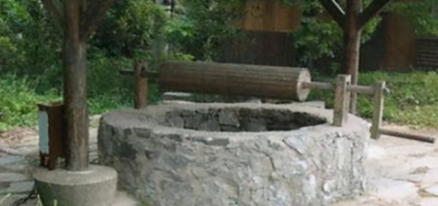 与世隔绝“矮人村”：三四岁停止生长身高仅半米多，10里地走一天