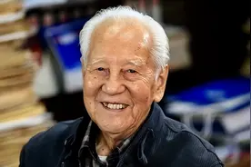 ​军人30年没回家被当不孝子，多年后给家人寄去一本杂志，才知缘由图片