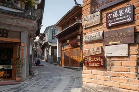 云南古镇众多，最有特色的八个古镇，知道在哪吗？哪些是免费的？图片