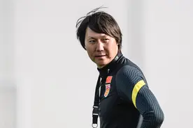 媒体报道国足计划换帅，中超主帅奥拉罗尤被提及图片