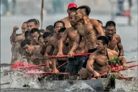 中东西龙舟队的摇头哥冯伟浚火了，龙舟队鼓手冯锦耀更是一等功臣图片