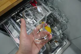买洗碗机，别听销售瞎忽悠，认准这5点就够了图片