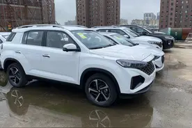 合资车卖国产价，入门配自动挡，落地仅14万，现代ix35值得买吗？图片