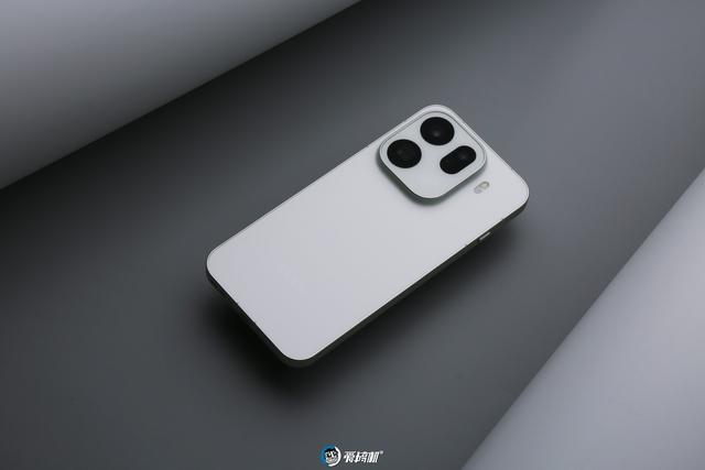 最均衡的Pro版，OPPO Find X9 Pro评测：附带与X300P的拍照对比