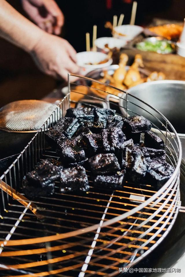 在中国，为什么北方的臭豆腐一枝独秀，南方的臭豆腐百花齐放？
