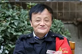每月5000元让门卫成了住家保姆后，发现有一点男保姆会做得更好图片