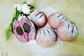 米唐麻麻玩转面团：#软欧&欧包#紫薯大米豆沙面包图片