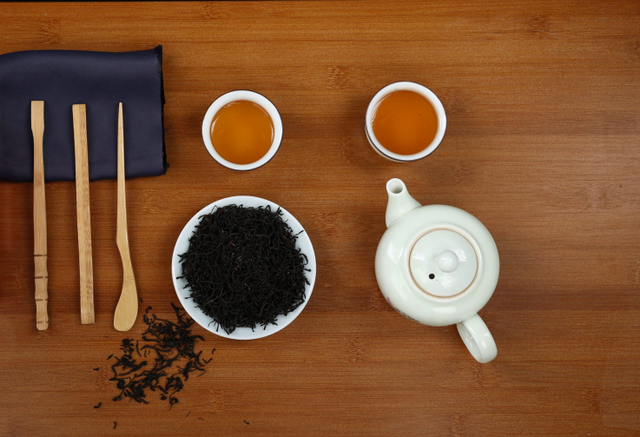 寒冬选茶不易，乱喝吃亏！这3款茶是很多人喝茶的首选，温和好喝