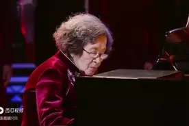 「典藏·国乐」14次掌声经久不息！巫漪丽携手吕思清演绎《梁祝》图片