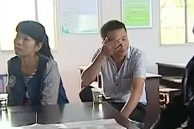 娘家拆迁补偿500万，癌症父亲给富豪女儿下跪：别跟瘫痪弟弟抢图片