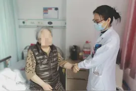 连吃半月五花肉 花甲老人血脂补“爆表”图片