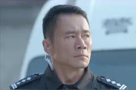 油头粉面就别演警察了，这七位演员告诉你，什么才是真正的警魂？图片