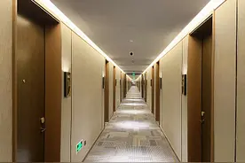 不租房子租酒店 现在的年轻人太会过日子了图片