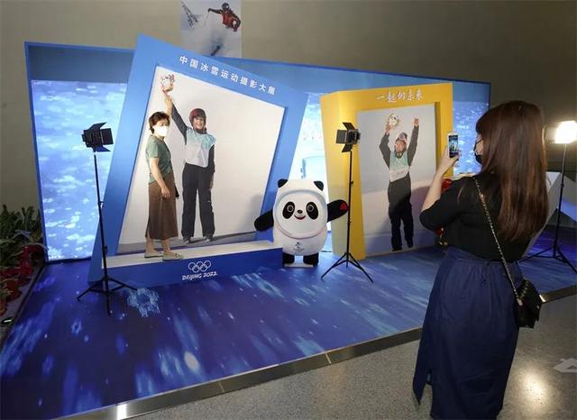 镌刻北京冬奥精神 闪耀奥林匹克之光 | 中国冰雪运动摄影大展“一起向未来”