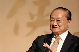 武林盟主金庸：被两度退学出书却本本畅销，侠义直言，却险遭暗杀图片