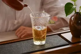 买茶时，不是越贵越好，包装上有这“3行字”，才是放心好茶图片