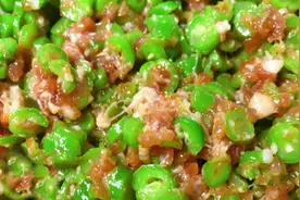 冬天，萝卜白菜靠边站！用豆角蒸包子特鲜美，不懂吃可惜了图片