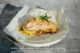 柠香炙烤三文鱼，做法简单营养又美味，做给爱人吃，浪漫又温馨图片