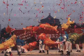 万古鲤鱼灯舞图片