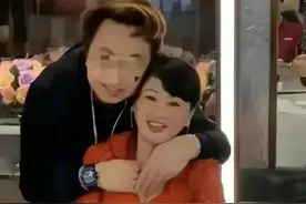 蔡天凤母亲跟女婿亲脸、搂抱、十指相扣，引发巨大争议！图片