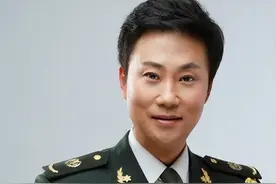 耿为华：与小14岁粉丝结婚，离婚那天与女儿抱头痛哭图片