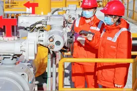 好事成双！我国探明10个亿吨油田、19个千亿方气田，资源保障升级图片