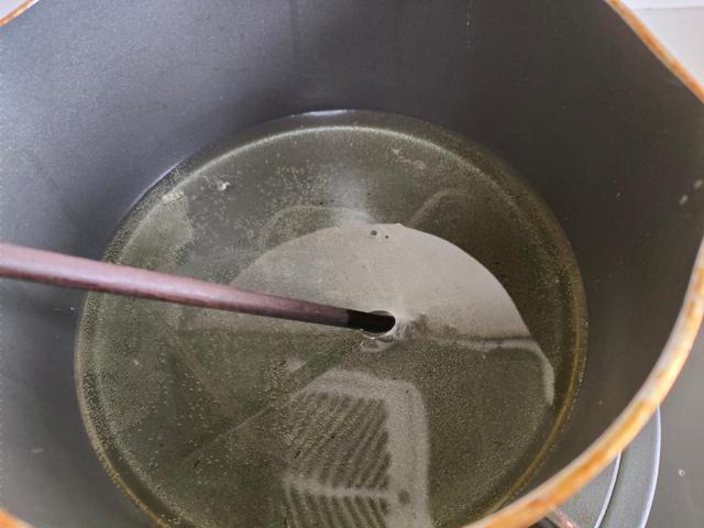 速冻汤圆可以油炸吗？记住2点，个个金黄不炸裂，根本不用扎孔