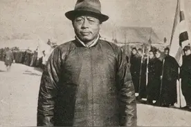 八路军干部被日军所抓，即将处决前，一汉奸毛遂自荐：让我来开枪图片