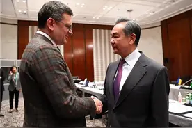 中国和乌克兰关系，王毅主任说出三个“始终”，美俄都请细细品味图片