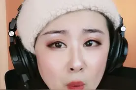 一年表演170多个唱段，京剧女花脸靠抖音直播告别清贫图片