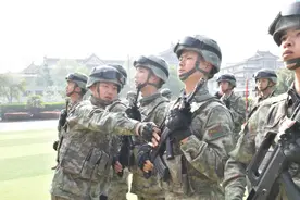 二级上士程浩洋：以身作则，既是擎旗手也是“引路人”图片