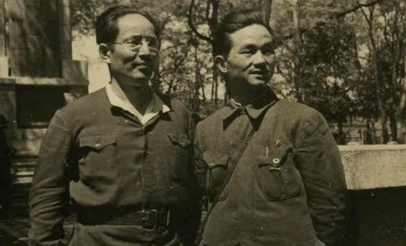 抗日时期这两人在山东矛盾重重,一道调令,成就了一对传奇将帅